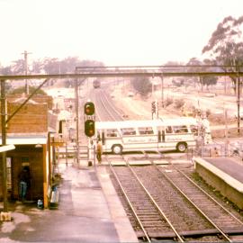 Doonside railway level crossing, Doonside