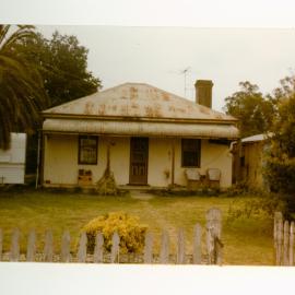 Cottage, 14 Douglas Road, Quakers Hill