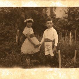Roma and Ian Lawson, Nyngan, 1919