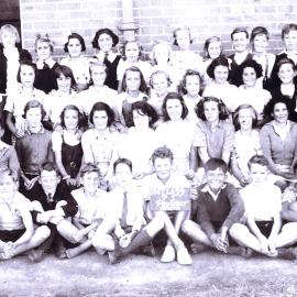 Class photograph, Prospect Public School, 1943