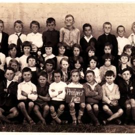 Class photograph, Prospect Public School, 1930