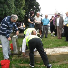 Back to St Bartholomew's Day 2009 (Cemetery conservation demonstration)