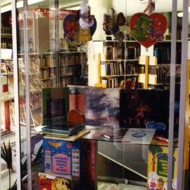 Max Webber Library, Book display